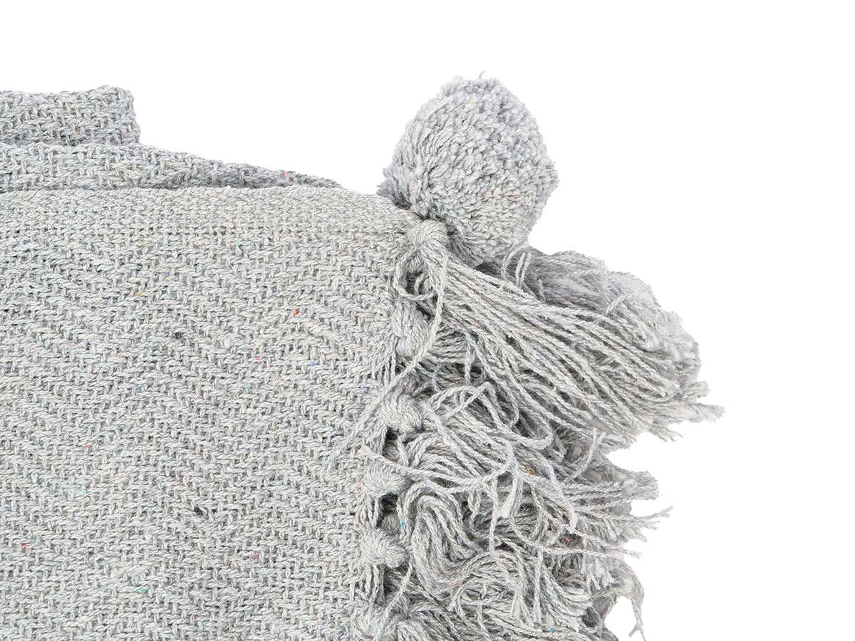 Plaid polyvalent pompon gris 120x150cm – Image 4