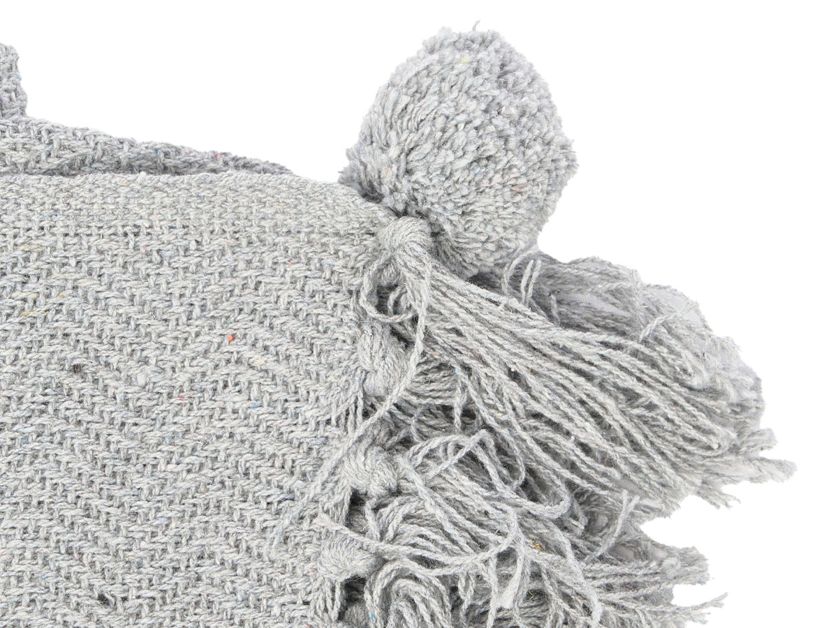 Plaid polyvalent pompon gris 180x220cm – Image 4