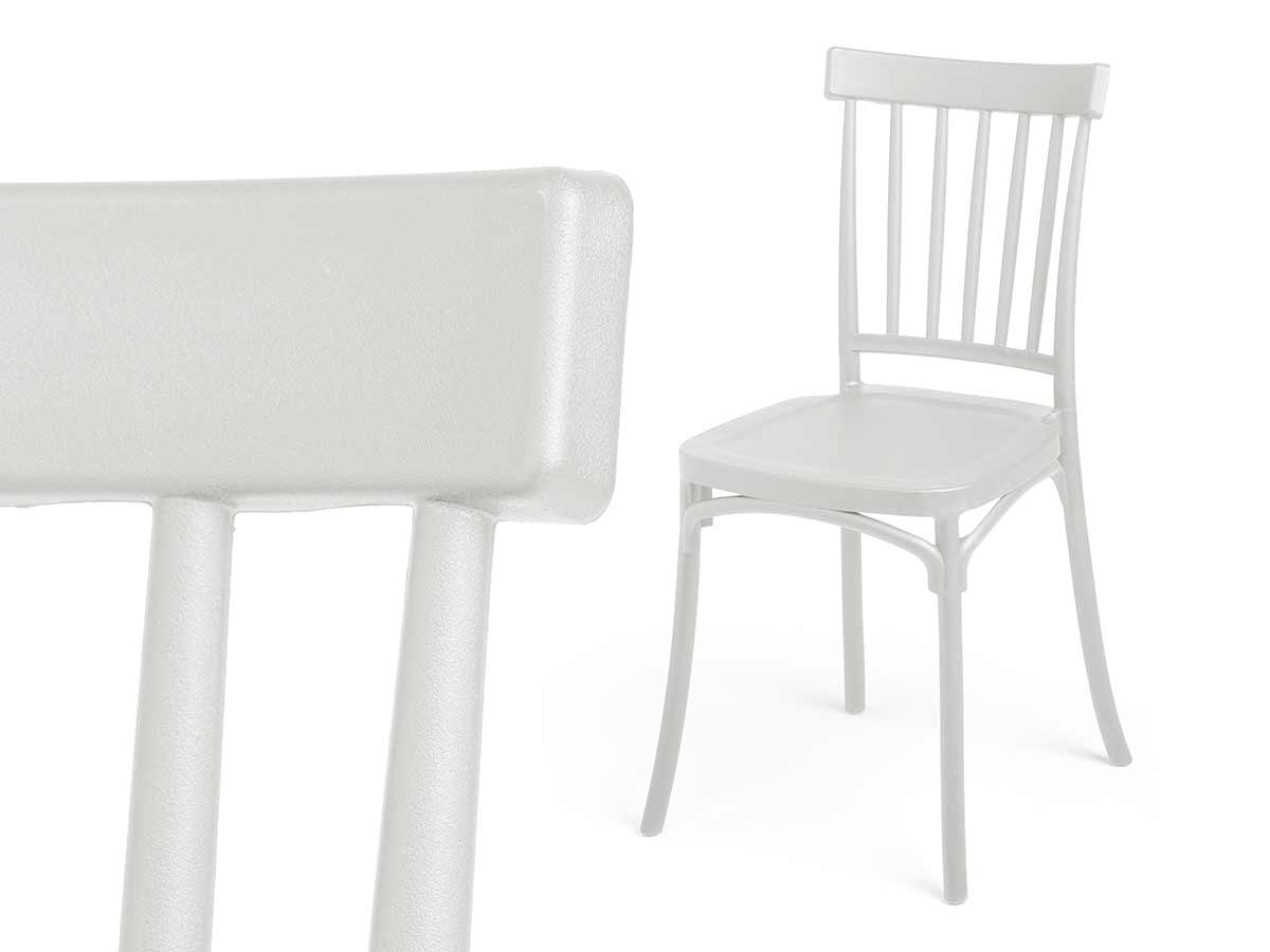 Chaise croix blanche