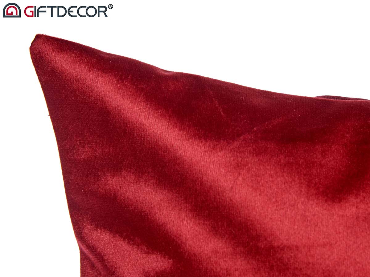 60x45cm red velvet cushion - Image 4
